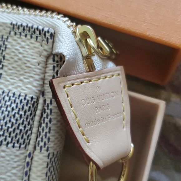 - Louis Vuitton new duo last one crossbery NEW authentic mini…gorgeous sol… - Picture 3 of 14